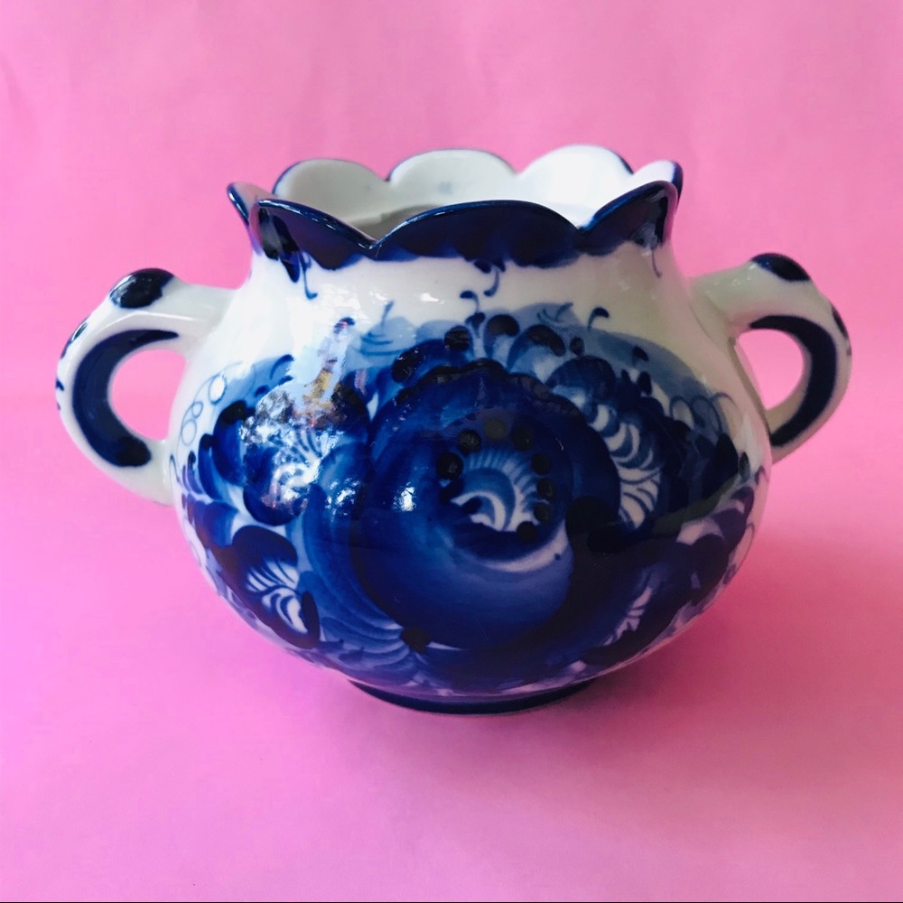 Vintage white/blue Gzhel porcelain sugar bowl